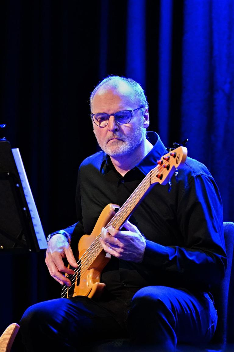 Thomas Schlink mit E-Bass